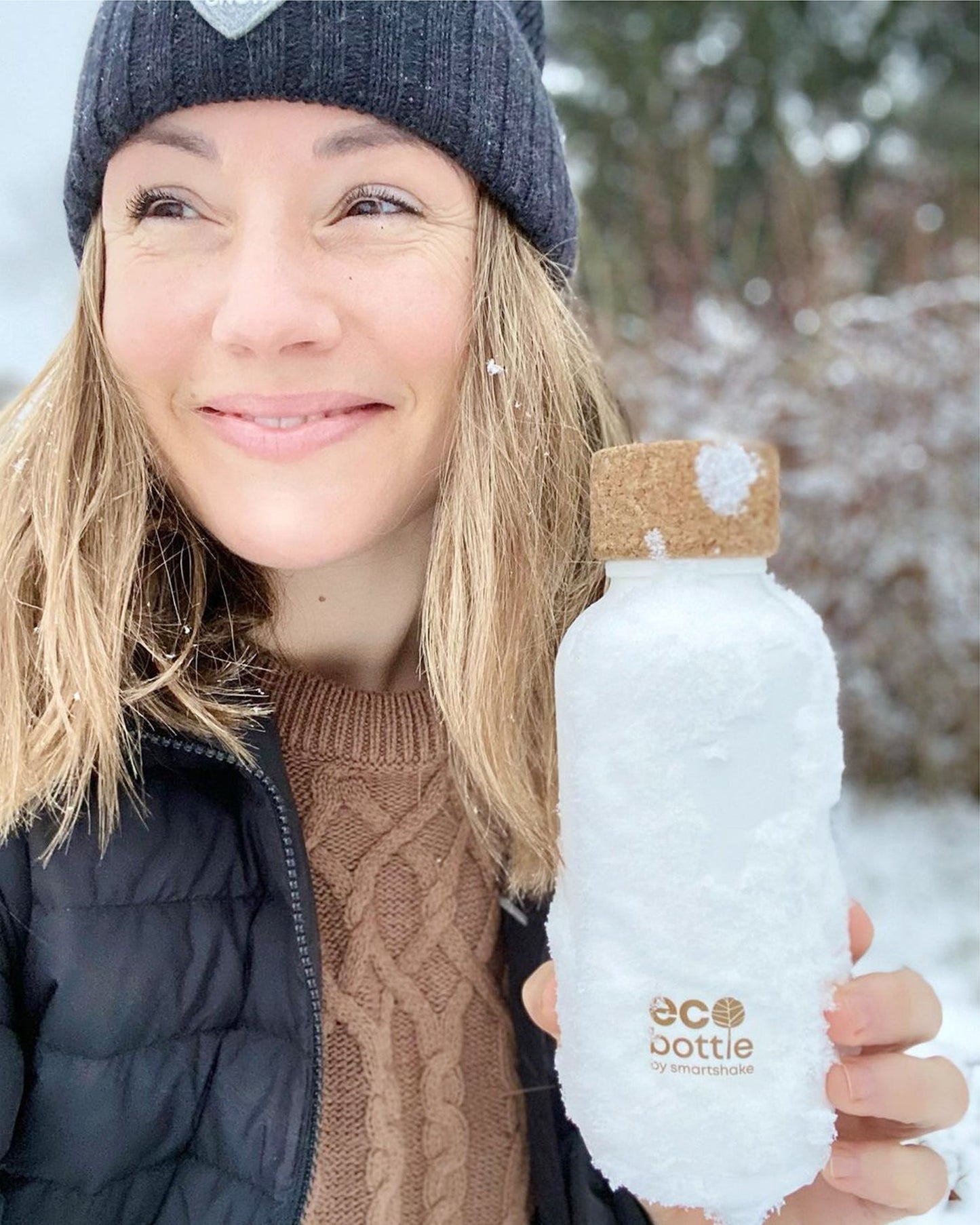 ecobottle-650-white-k0 samrtshake_ecobottle_white_lifestyle.jpg