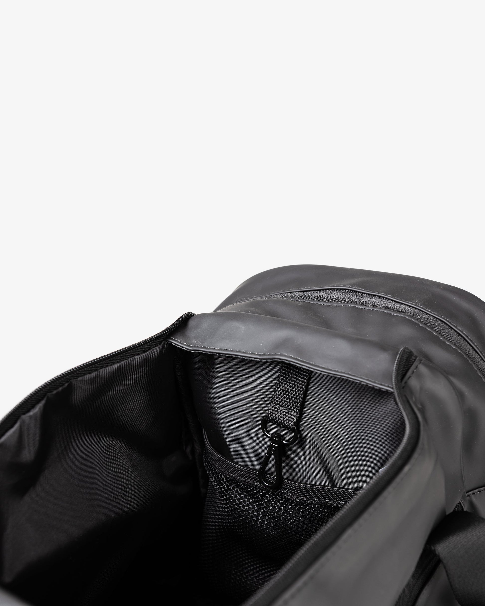 gym-bag-black-a9 Smartshake_GymBag_Black_detail.jpg