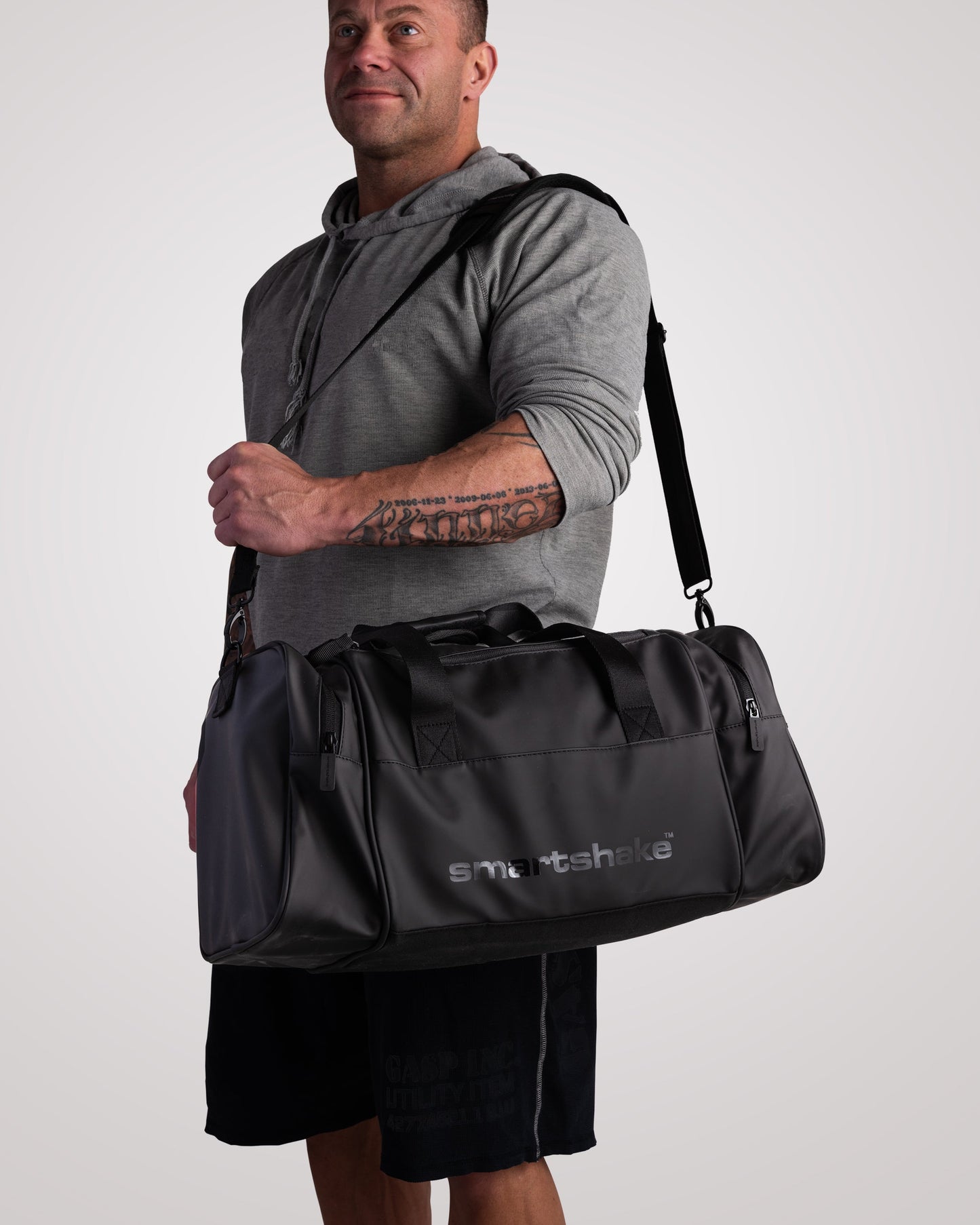 gym-bag-black-a9 Smartshake_GymBag_Black_lifestyle2.jpg