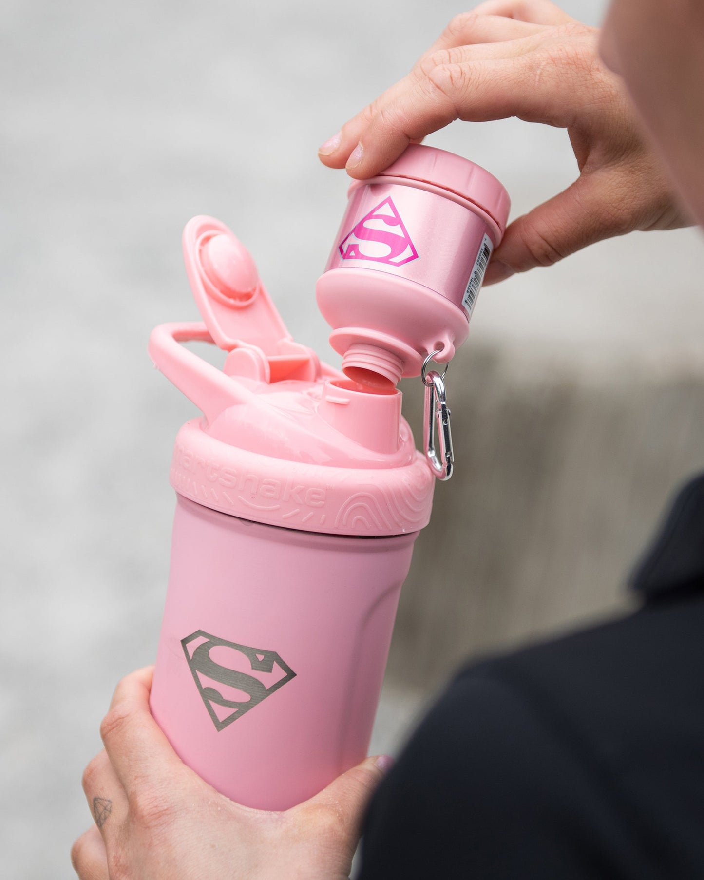 whey2go-funnel-supergirl-d2 Smartshake_Whey2Go_Supergirl_Lifestyle.jpg
