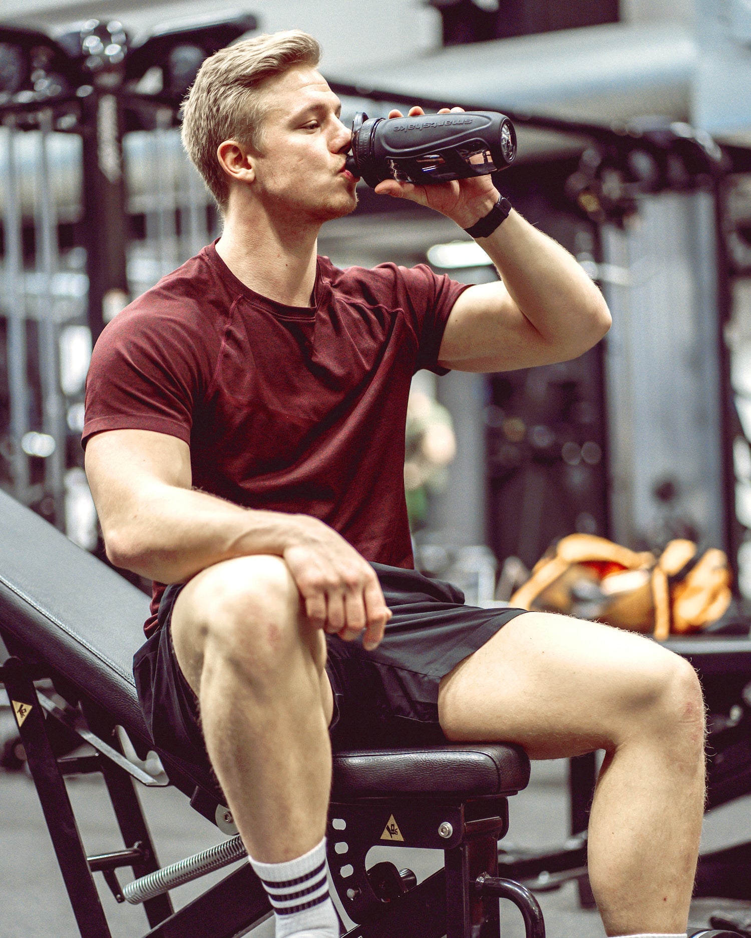 reforce-glass-black-p4 samrtshake_reforce_glass_lifestyle.jpg