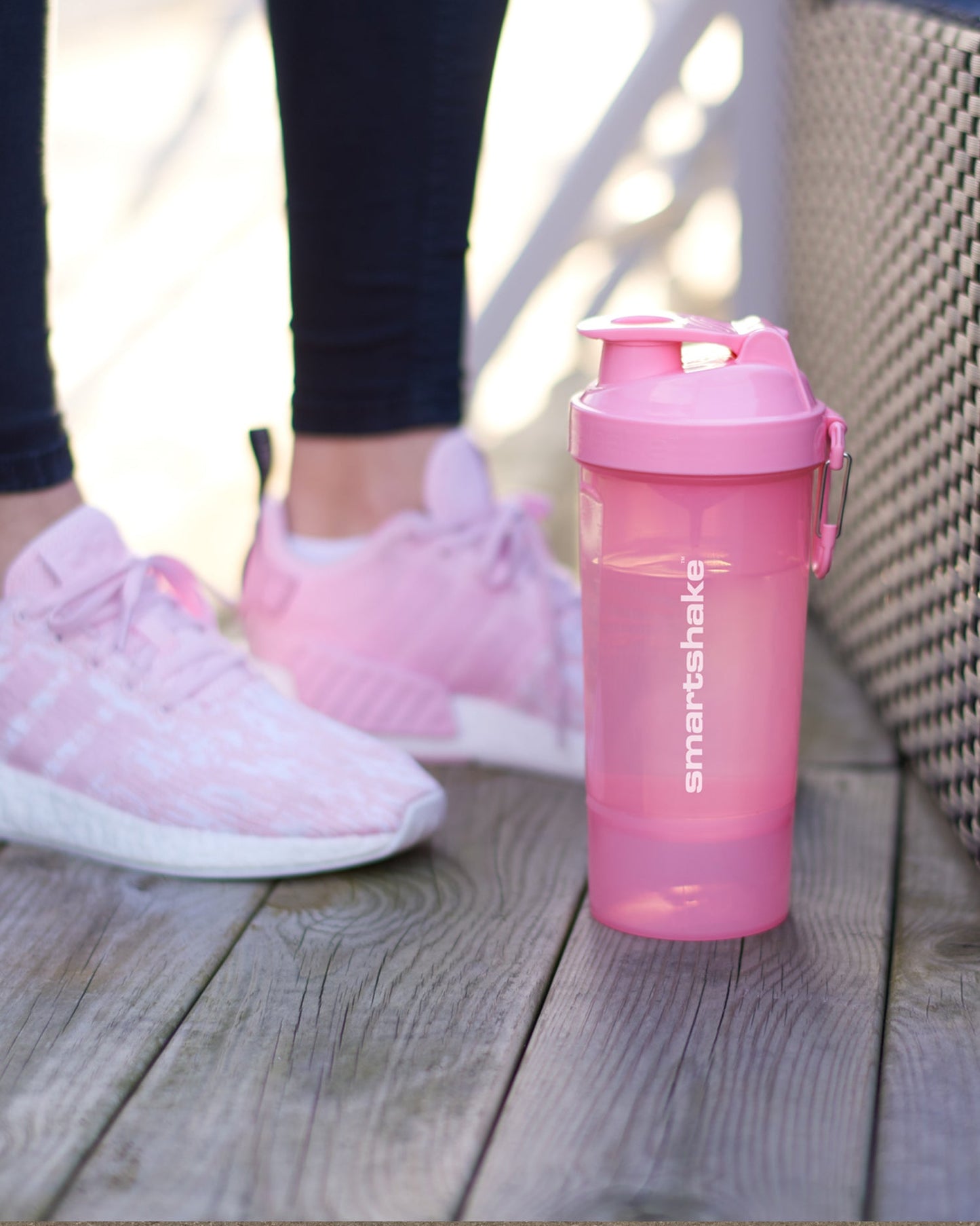 original2go-one-light-pink-g2 smartshake_02go_pink_lifestyle.jpg